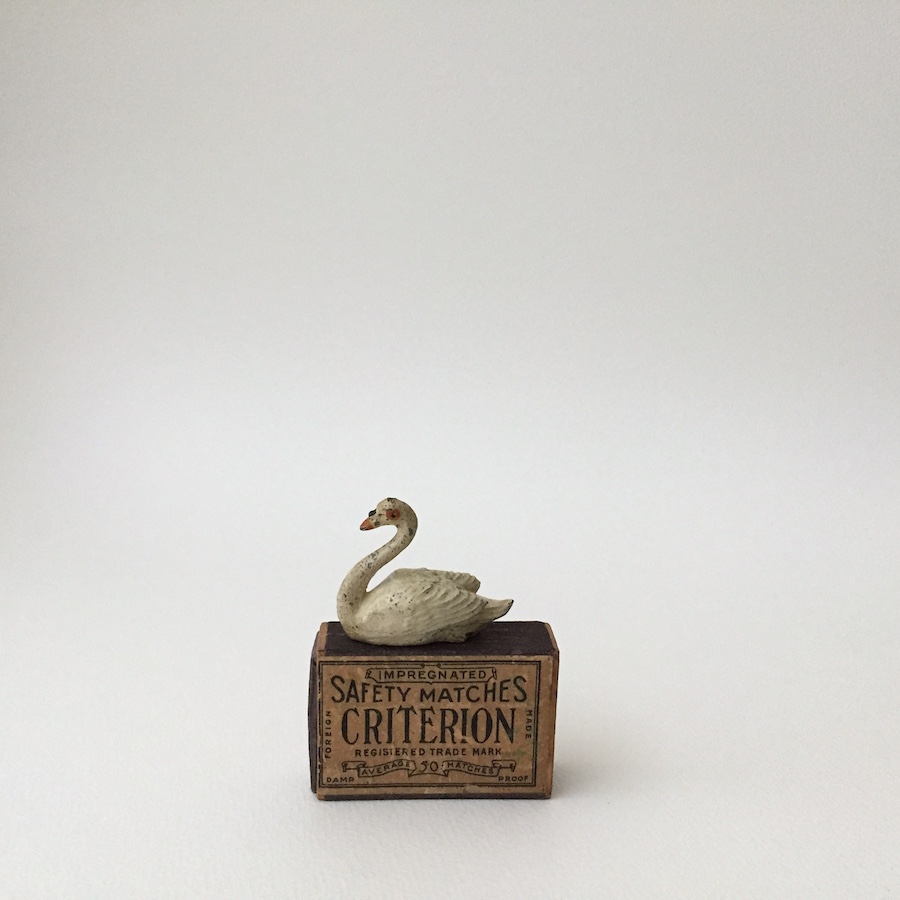 HP UPDATED!アンティークチョークボード/アンティーク縄跳び/アンティークベツレヘムバードブローチなど